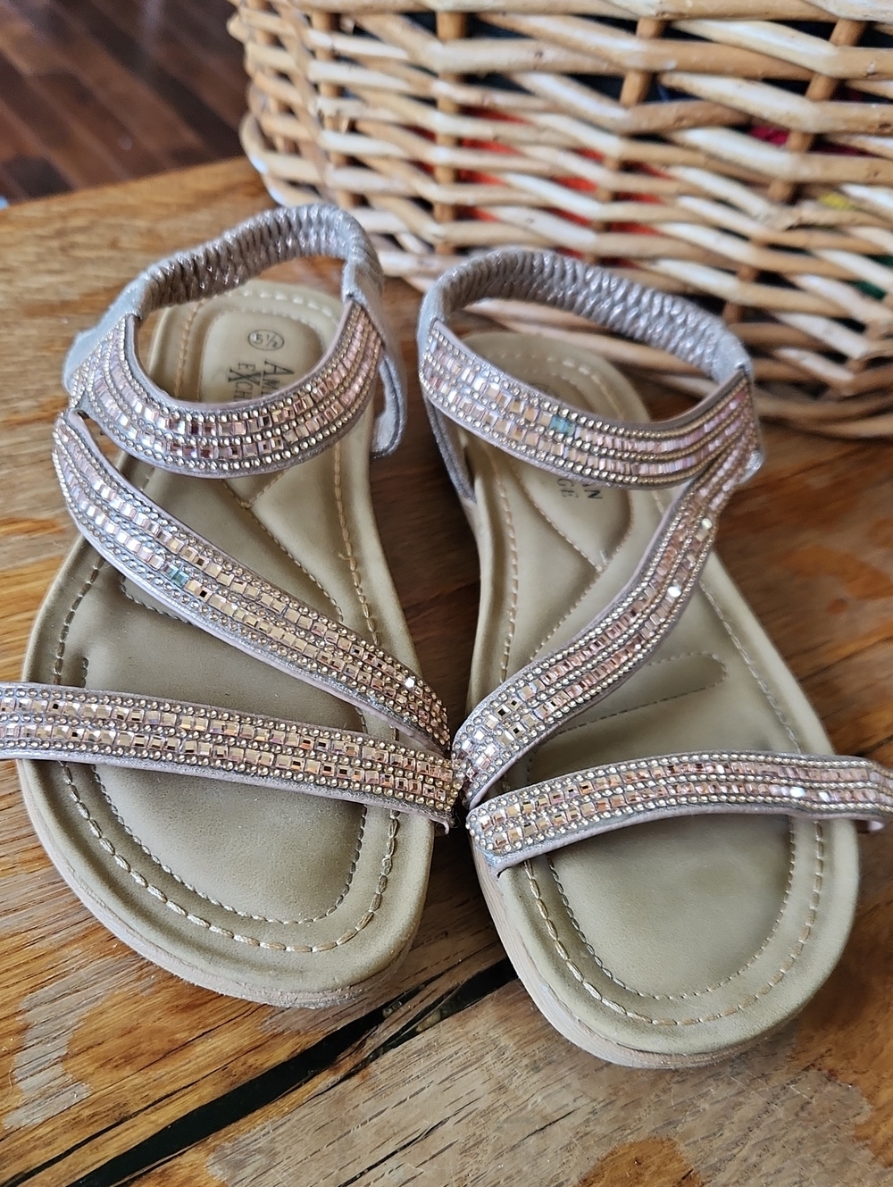 Rhinestone Metallic Gold Sandals Sz‎ 5.5 bling